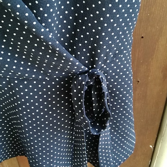 Nwt Navy Dot Peplum Blouse (S) - Picture 4 of 9